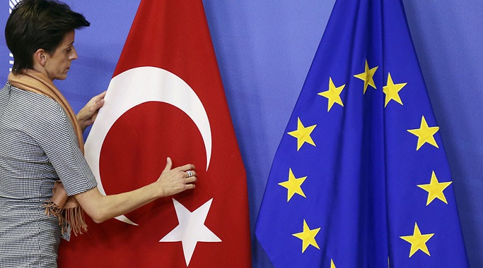 EU Commission backs visa-free travel deal with Turkey